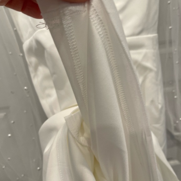 Woman’s White Jumpsuit w/ Tulle Sleeves with Pearls.Wide Leg. Size:Medium NWOT - Picture 12 of 16